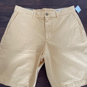 Gap Mens 10" Vintage Shorts Flat Front Khaki shorts‎ 🩳 in Yellow Nebraska